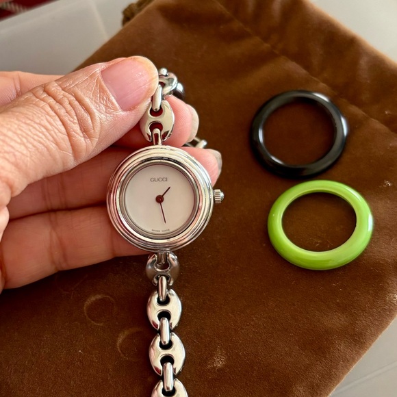 GUCCI Vintage Interchangeable bezel watch in working condition / with pouch - Picture 6 of 11